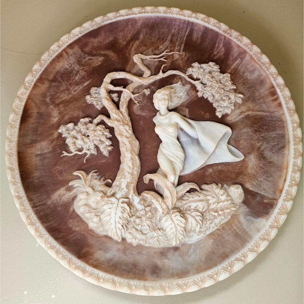 NEW Vintage “Phantom of Delight” Incolay Cameo Stone Plate Bradford Exchange - Picture 2 of 6